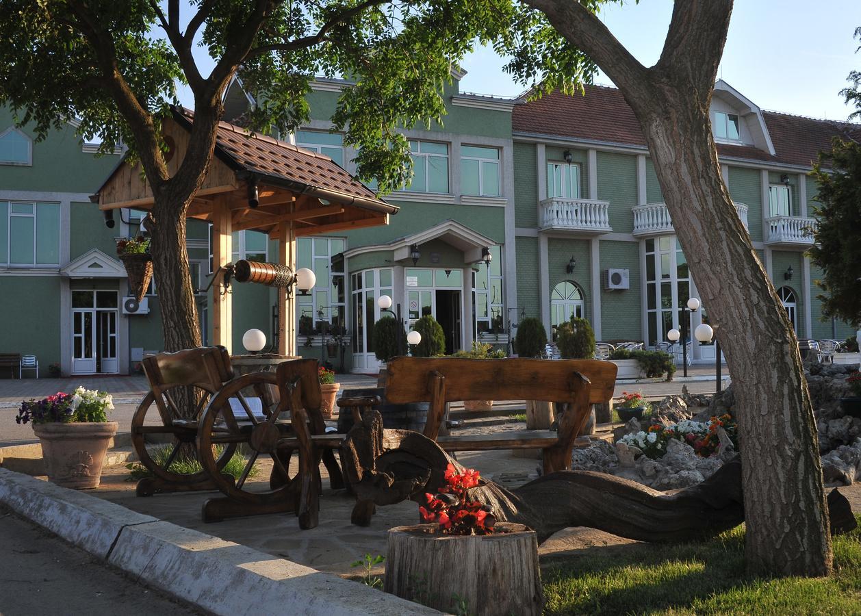 Hotel Zeleni Vir Ni Exterior foto