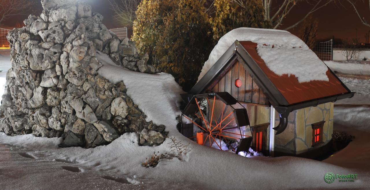 Hotel Zeleni Vir Ni Exterior foto